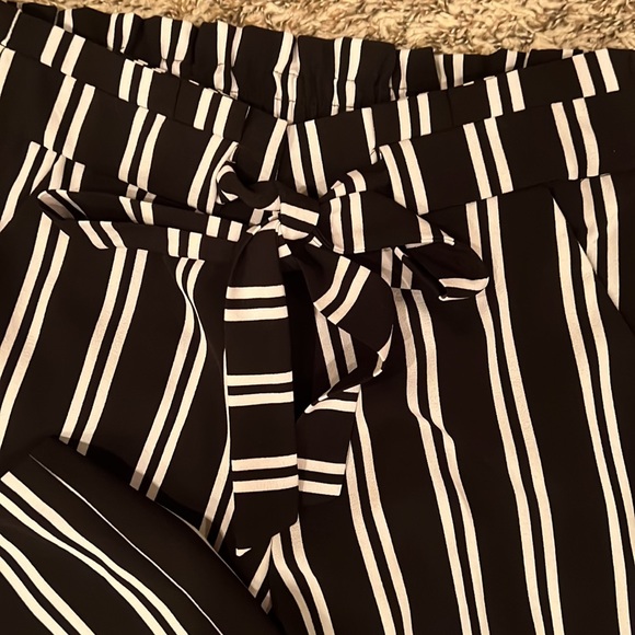 Black/white stripe pants - Picture 2 of 3